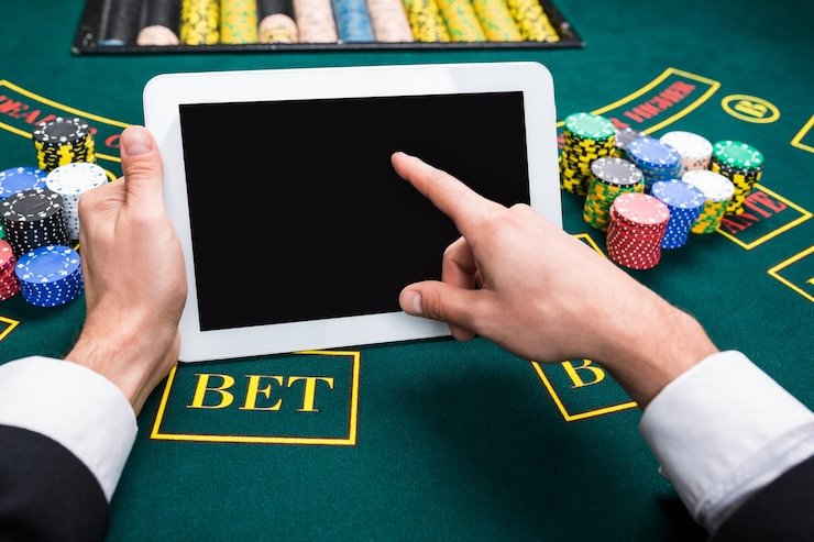 Pengguna melakukan pendaftaran akun slot90 melalui smartphone